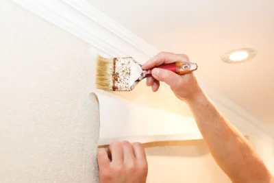 Pose de papier peint à Arrènes — revêtements muraux et toiles de verre
